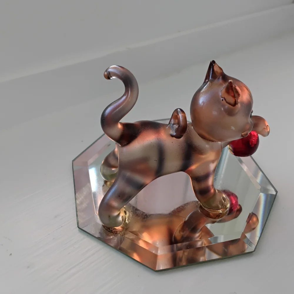 Art Glass Cat With Ball Ornament On Reflective Mirrored Base